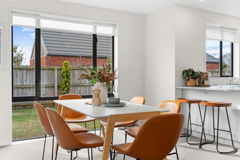 Photo of property in 32 Berkshire Drive, Avonhead, Christchurch, 8042