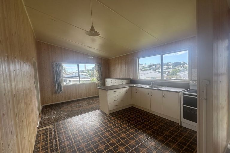 Photo of property in 12a Paritutu Road, Spotswood, New Plymouth, 4310