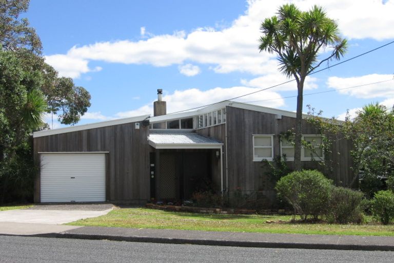 Photo of property in 50 Aberdeen Road, Campbells Bay, Auckland, 0620