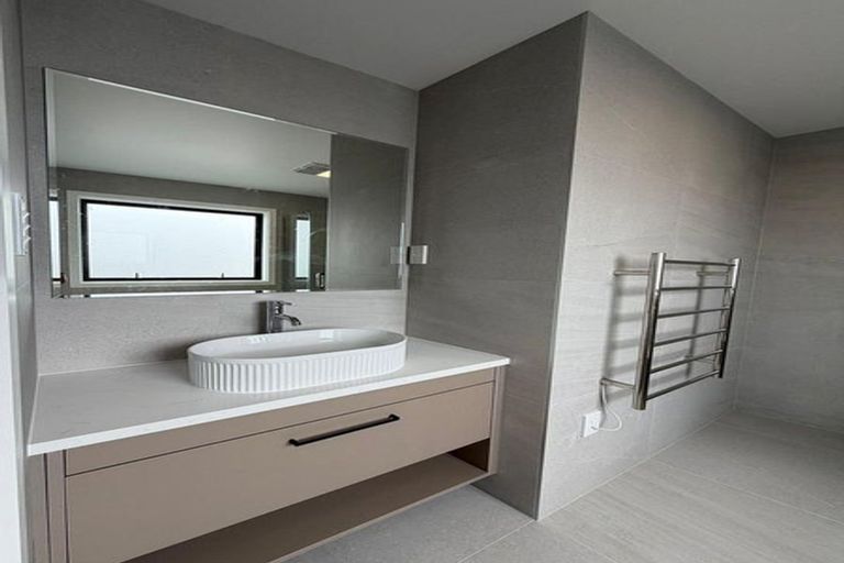 Photo of property in 105 Waekahu Road, Westgate, Auckland, 0814