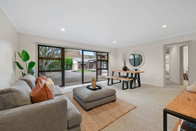 Photo of property in 24 Burn-murdoch Street, St Andrews, Hamilton, 3200