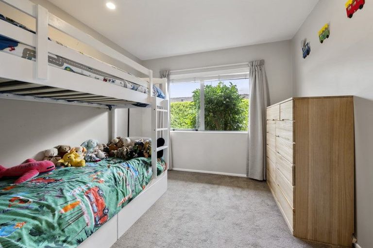Photo of property in 20 Hocken Place, Mangere Bridge, Auckland, 2022