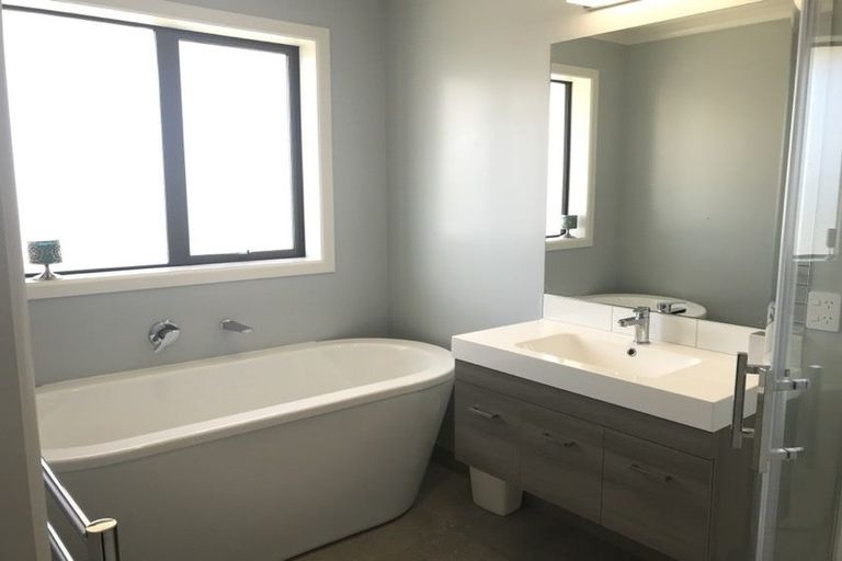 Photo of property in 5 Les Wakefield Road, Mapua, 7005