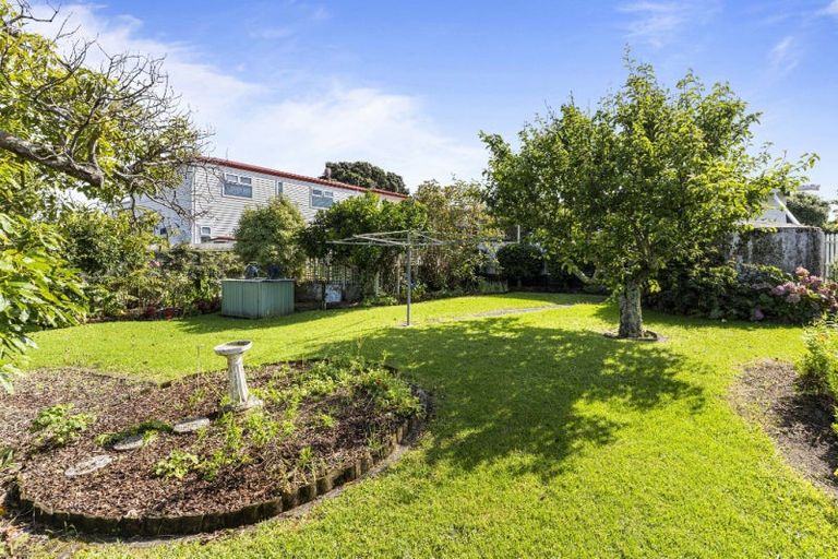 Photo of property in 64 Kon Tiki Road, Whiritoa, Whangamata, 3691