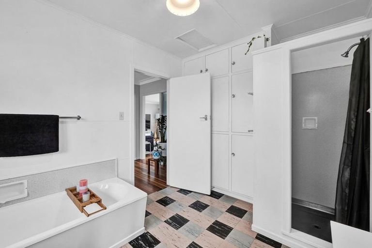 Photo of property in 76 South Road, Blagdon, New Plymouth, 4310