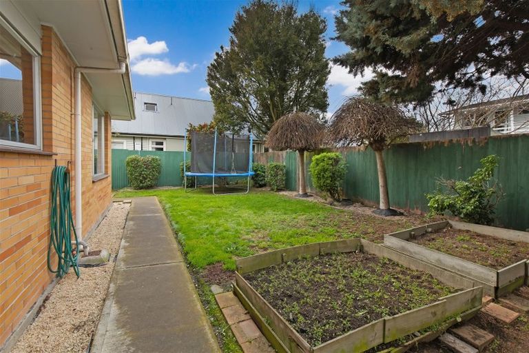 Photo of property in 32a Nortons Road, Avonhead, Christchurch, 8042