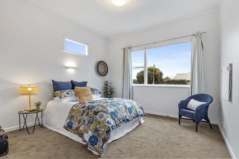 Photo of property in 22 Ferry Street, Seatoun, Wellington, 6022