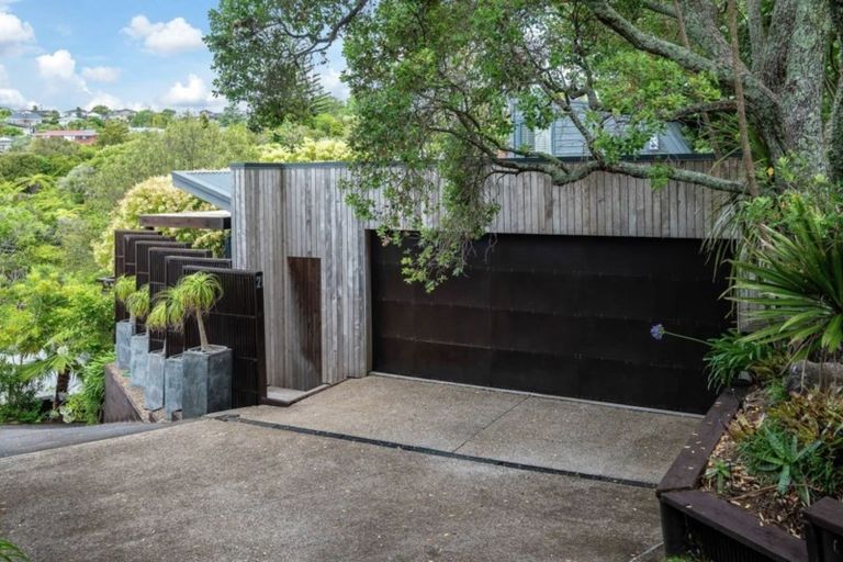 Photo of property in 21 Tanglewood Place, Cockle Bay, Auckland, 2014