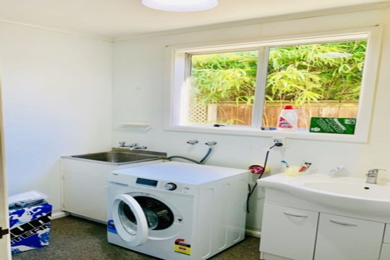 Photo of property in 35 Delaware Crescent, Russley, Christchurch, 8042