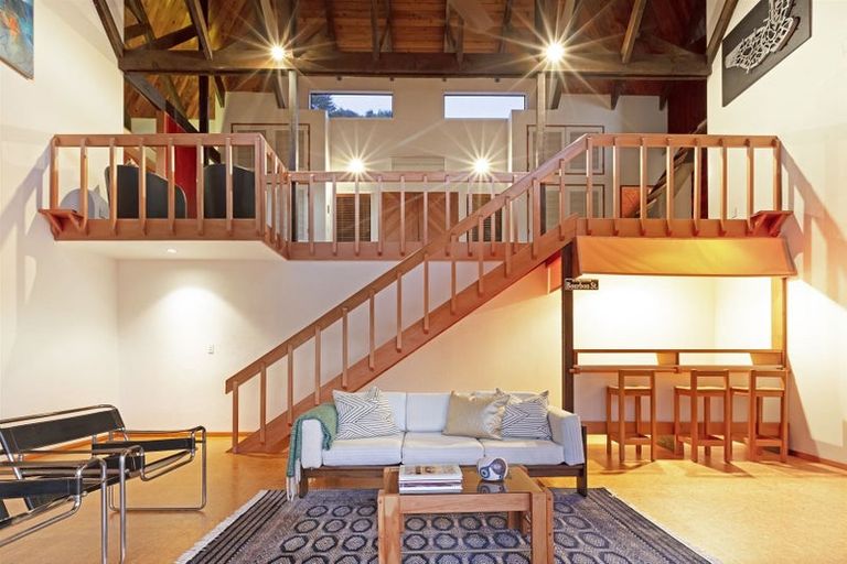 Photo of property in 30 Ngaumatau Road, Point Howard, Lower Hutt, 5013