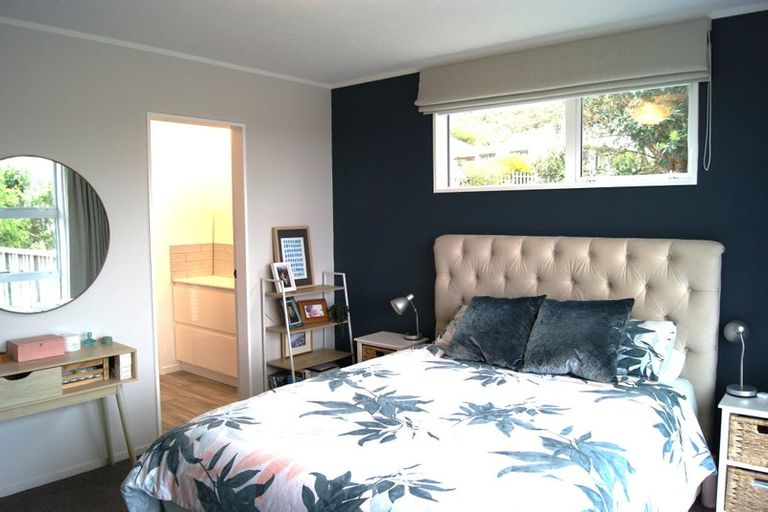 Photo of property in 78 Thurleigh Grove, Karori, Wellington, 6012