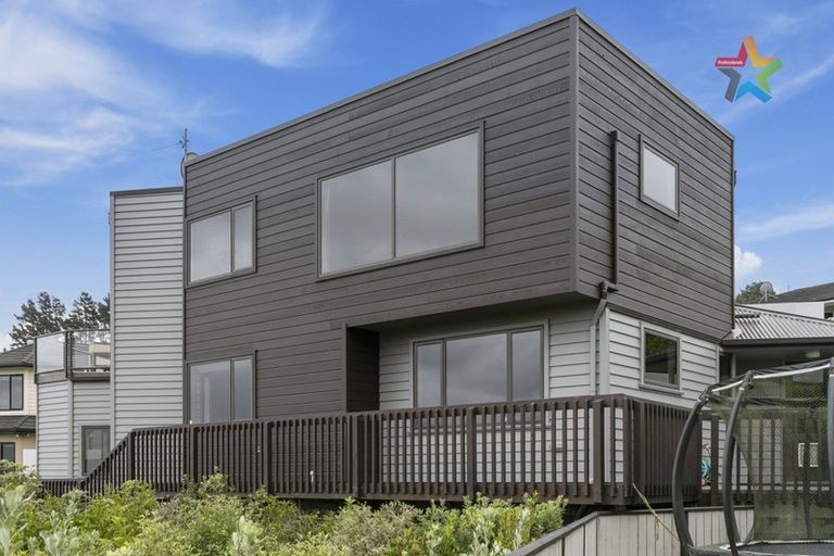 Photo of property in 47 Arahiwi Grove, Tirohanga, Lower Hutt, 5010