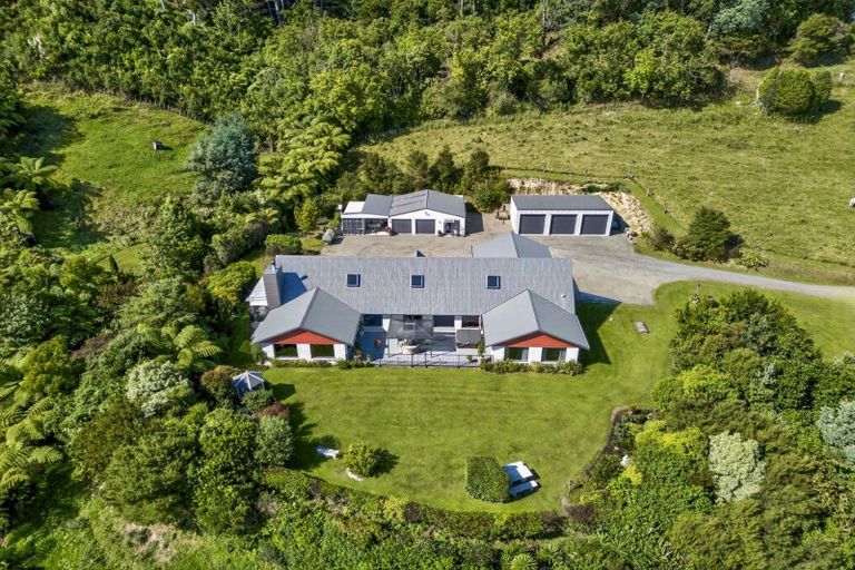 Photo of property in 25 Hanawera Ridge Road, Manakau, Otaki, 5583