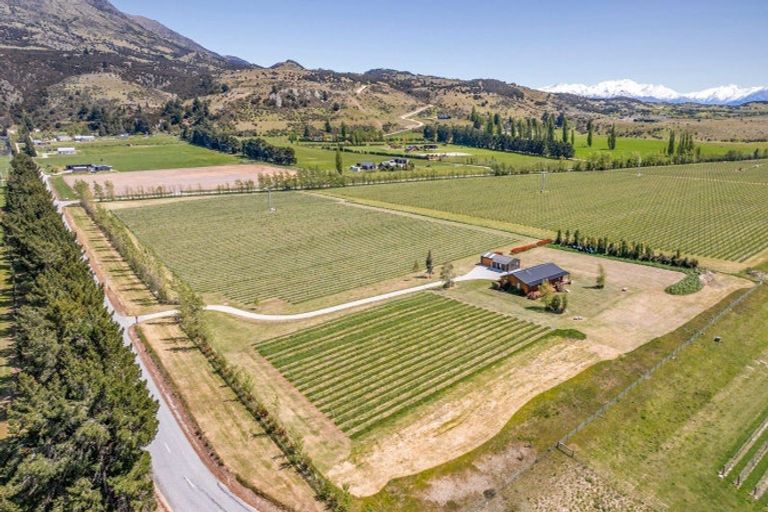 Photo of property in 90 Willowbank Road, Queensberry, Cromwell, 9383