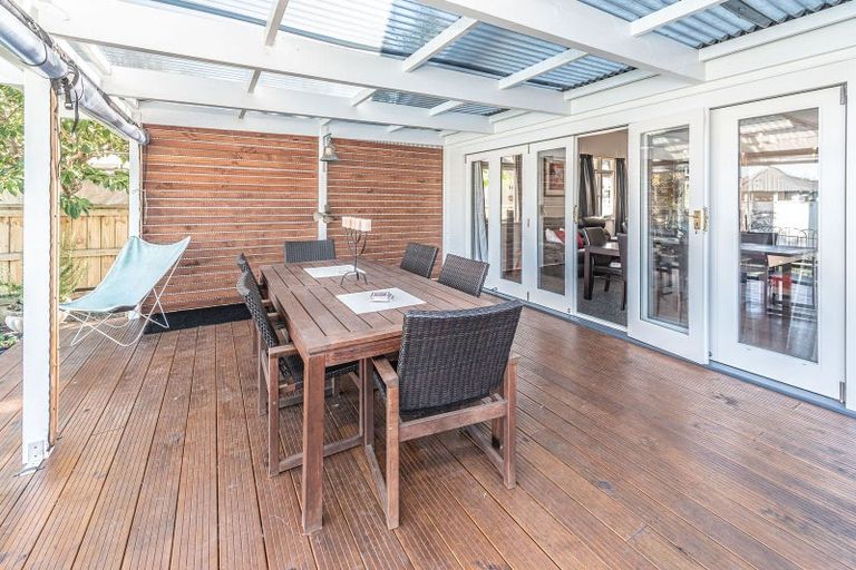 Photo of property in 9 Great North Road, Saint Johns Hill, Whanganui, 4501