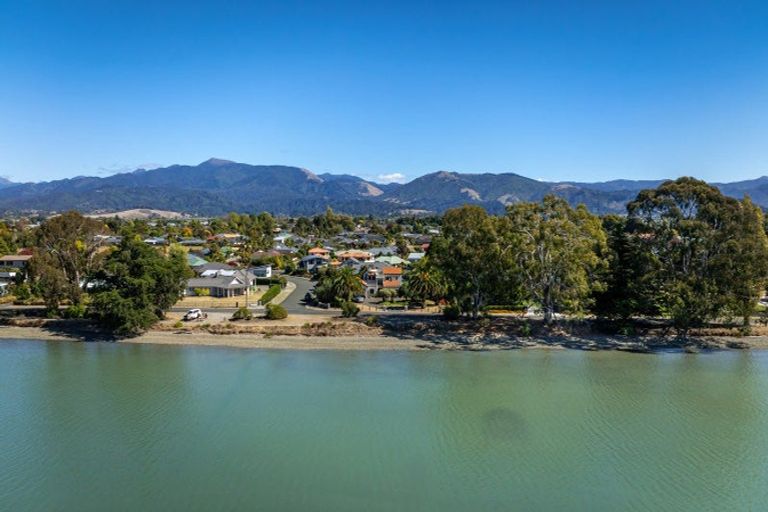 Photo of property in 63 Motueka Quay, Motueka, 7120