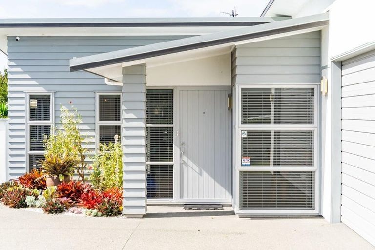 Photo of property in 377 One Tree Point Road, One Tree Point, 0118