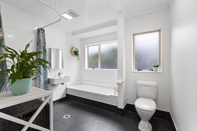 Photo of property in 43 Bouverie Crescent, Flagstaff, Hamilton, 3210