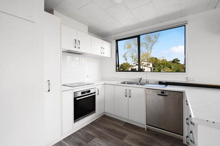 Photo of property in 18 Garland Drive, St Andrews, Hamilton, 3200