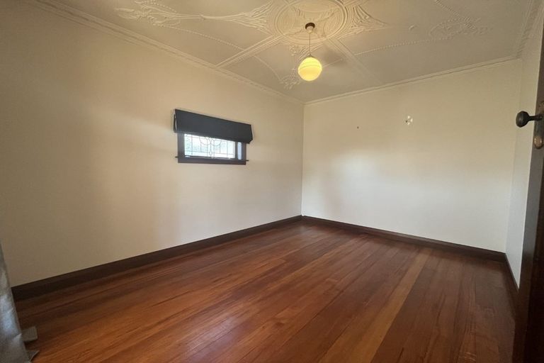 Photo of property in 185 Muritai Road, Eastbourne, Lower Hutt, 5013