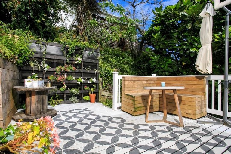 Photo of property in 990 East Coast Road, Northcross, Auckland, 0632