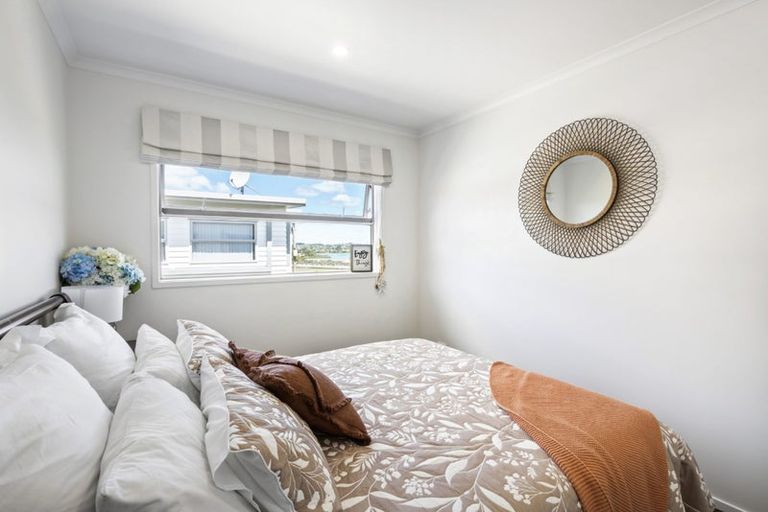 Photo of property in 17 Karauria Lane, Orewa, 0931