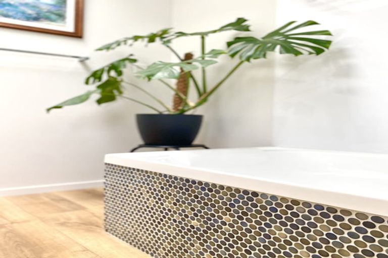 Photo of property in 17 Forest Road, Raumati South, Paraparaumu, 5032