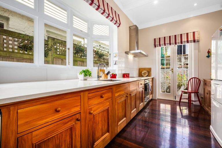 Photo of property in 8 Kio Road, Hataitai, Wellington, 6021