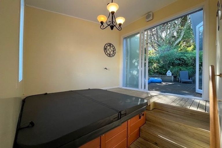 Photo of property in 18 Karachi Crescent, Khandallah, Wellington, 6035