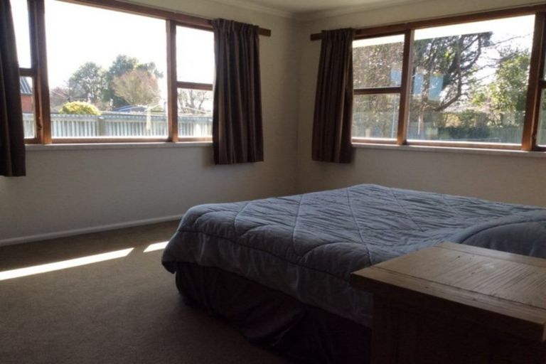 Photo of property in 4 Talltree Avenue, Avonhead, Christchurch, 8042