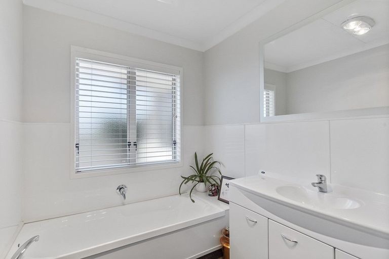 Photo of property in 22 Everton Place, Grandview Heights, Hamilton, 3200