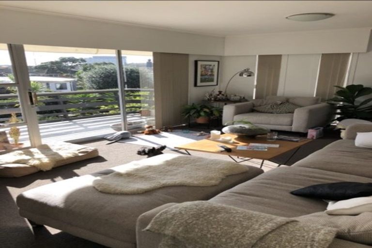 Photo of property in 2/50a Taharoto Road, Takapuna, Auckland, 0622