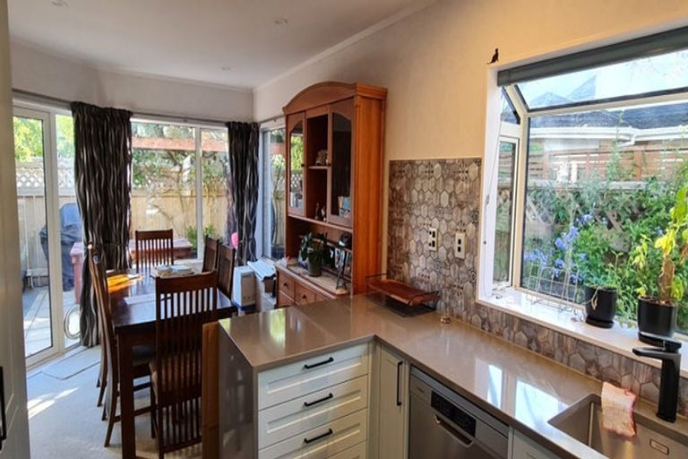 Photo of property in 6 Norton Park Avenue, Fairfield, Lower Hutt, 5011