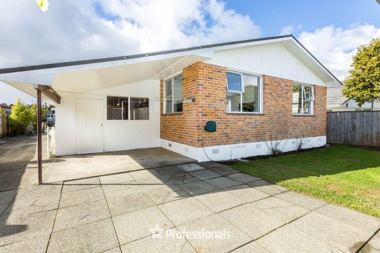 Photo of property in 15 Akron Grove, Totara Park, Upper Hutt, 5018
