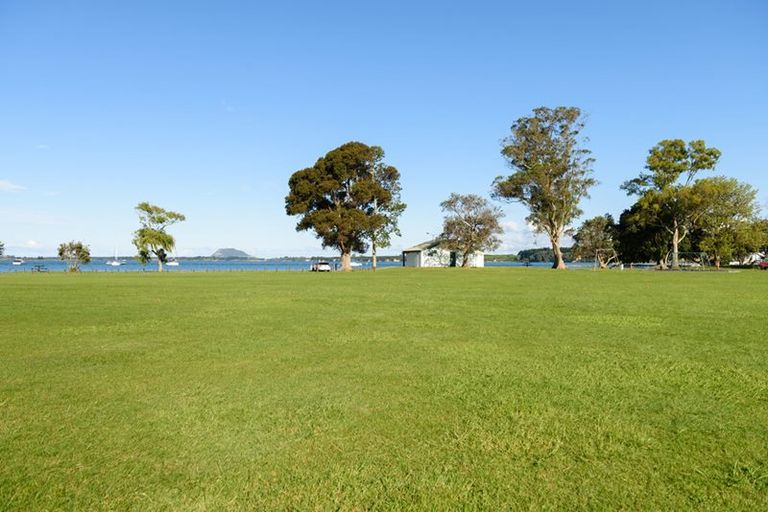 Photo of property in 27 Harbour View Road, Omokoroa, 3114