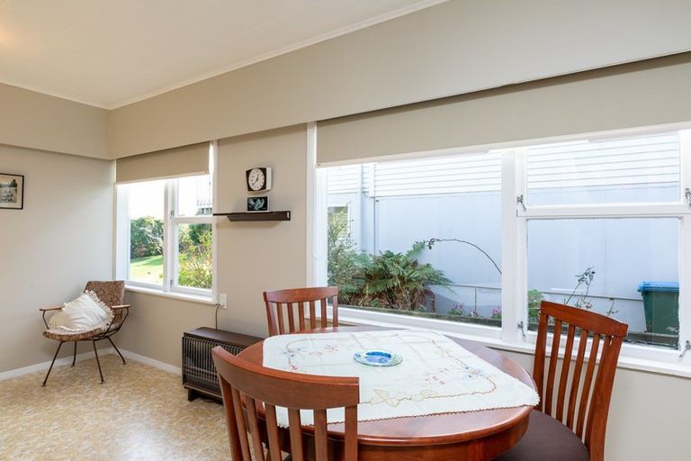 Photo of property in 5 Herewini Street, Titahi Bay, Porirua, 5022