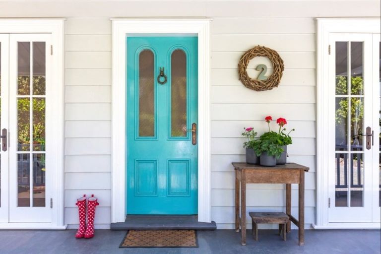 Photo of property in 2 Chenery Road, Red Beach, 0932