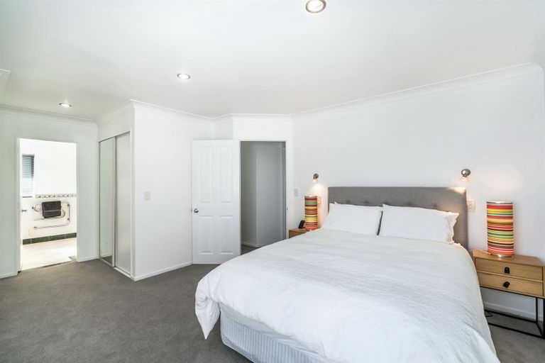 Photo of property in 774a East Coast Road, Oteha, Auckland, 0630