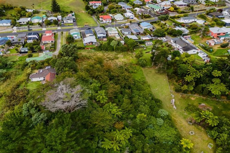 Photo of property in 86 Pioneer Road, Moturoa, New Plymouth, 4310