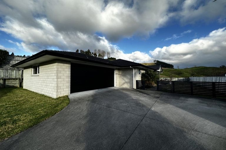 Photo of property in 242 Ballintoy Park Drive, Welcome Bay, Tauranga, 3175