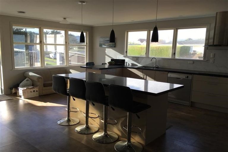 Photo of property in 2 Watson Drive, Paraparaumu Beach, Paraparaumu, 5032