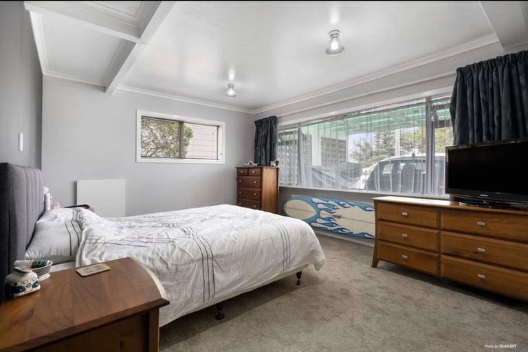 Photo of property in 18 Royal Road, Massey, Auckland, 0614