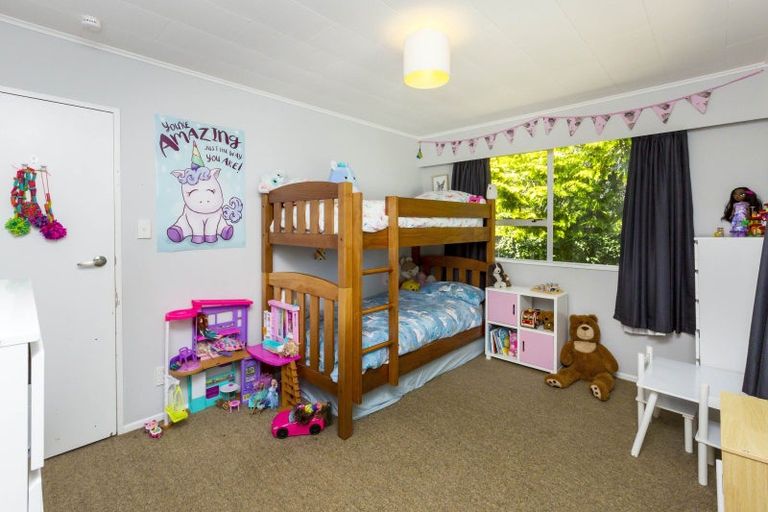 Photo of property in 23 Indiana Grove, Totara Park, Upper Hutt, 5018