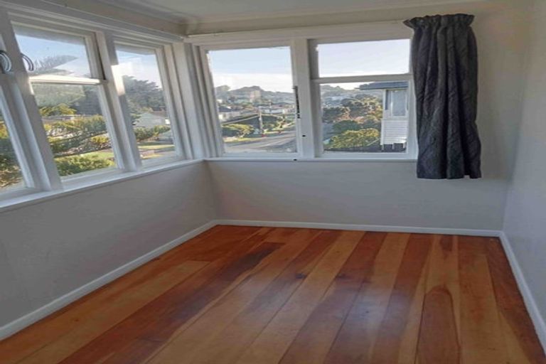 Photo of property in 70 Dimock Street, Titahi Bay, Porirua, 5022