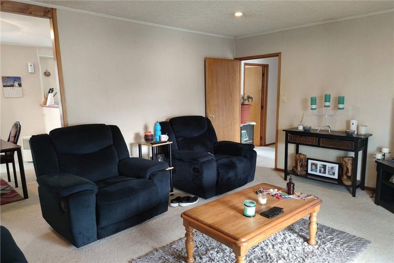 Photo of property in 16 Glen Road, Ranui, Auckland, 0612