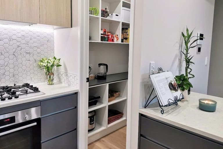 Photo of property in 12 Tarras Road, Kumeu, 0810