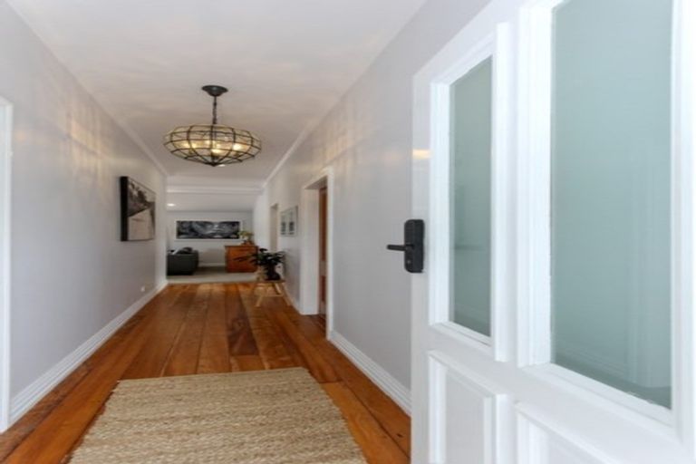 Photo of property in 36 Belt Road, Moturoa, New Plymouth, 4310