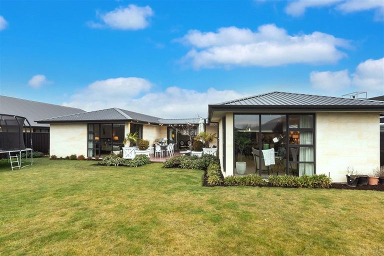 Photo of property in 11 Churchill Drive, Rangiora, 7400