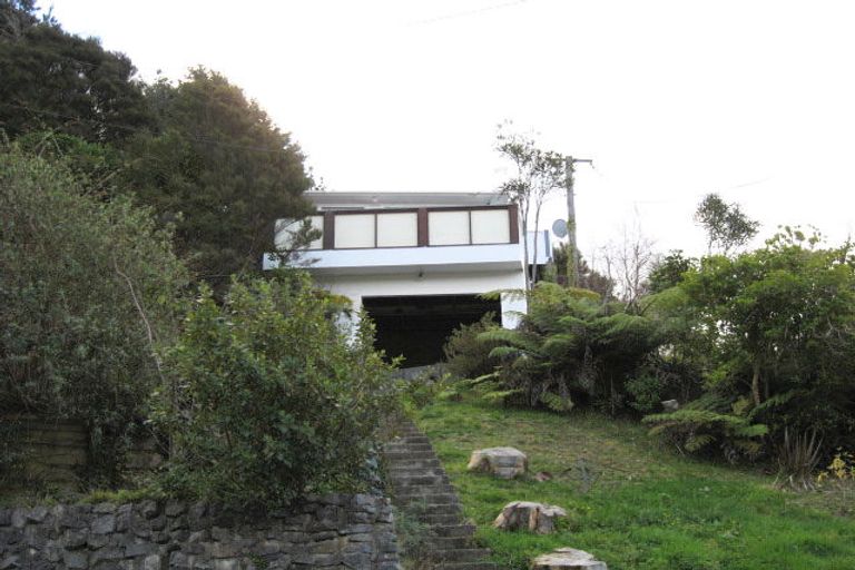 Photo of property in 28 Davis Grove, Wainuiomata, Lower Hutt, 5014