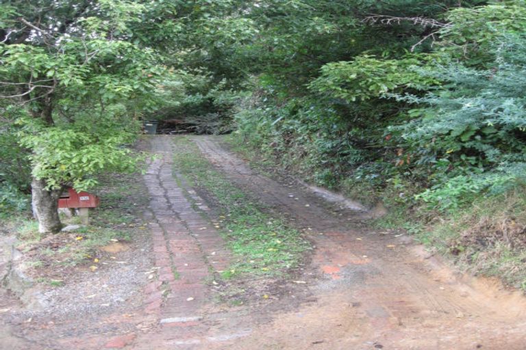 Photo of property in 110 Ruskin Road, Newlands, Wellington, 6037